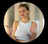 Geile vrouw wil graag spelen met via de Webcam